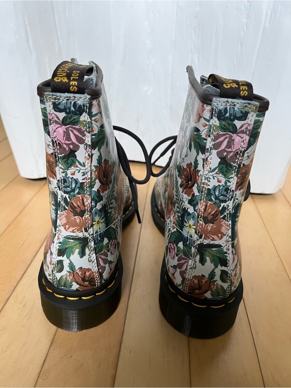 Dr. Martens English Garden 1460 Boots - Picture 6 of 9